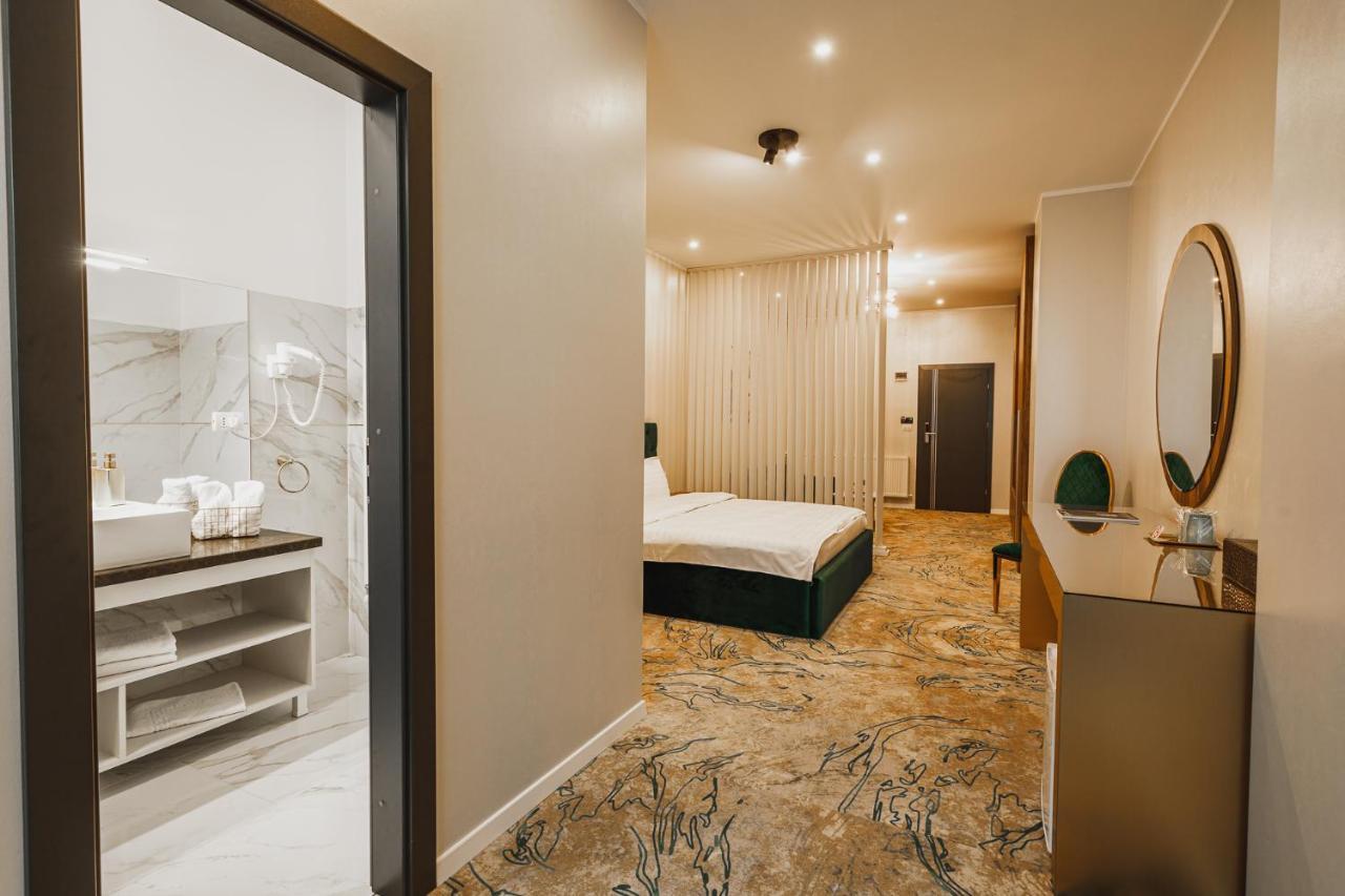 Motel Andra Tecuci ภายนอก รูปภาพ